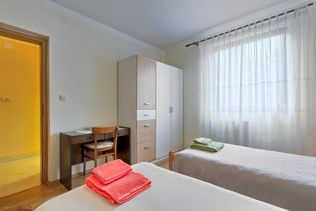 Apartments Valoda Nedeščina Exteriör bild